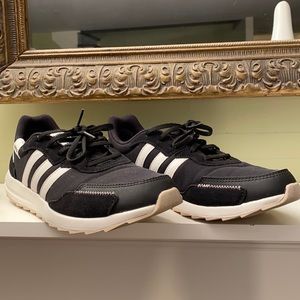 Adidas Sneakers ~ Size 9 1/2